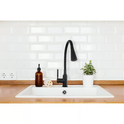 Invena HULA PLUS flexibilis színes csaptelep - fekete - WaterMarkt.hu