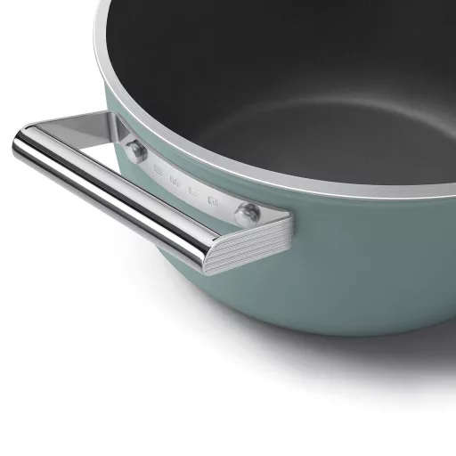 SMEG LÁBAS, 24 cm, edzett üveg fedél, rozsdamentes acél fogantyú, matt smaragdzöld