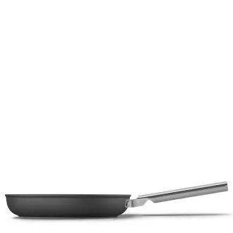   SMEG SERPENYŐ, 28 cm, rozsdamentes acél fogantyú, matt fekete