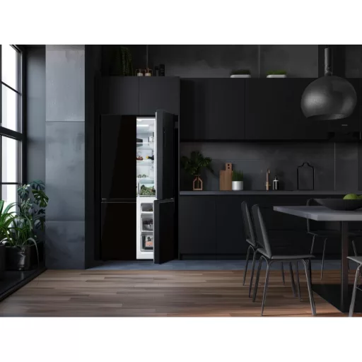 Kluge szabadonálló fekete üveg négyajtós hűtőszekrény, NoFrost, 429L/171L - WaterMarkt.hu