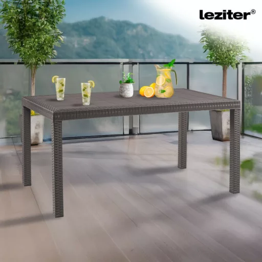 Hella műanyag kerti asztal - WaterMarkt.hu