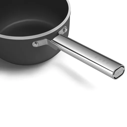 SMEG SZÓSZOS EDÉNY, 20 cm, edzett üveg fedő, rozsdamentes acél fogantyú, matt fekete