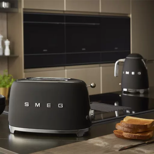 SMEG KENYÉRPIRÍTÓ, retro, 2 szeletes, matt fekete - WaterMarkt.hu