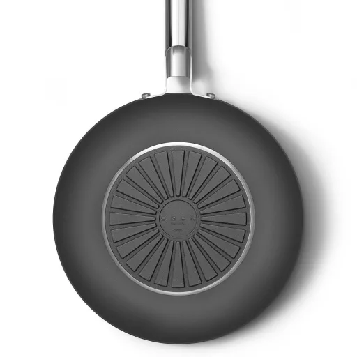 SMEG WOK SERPENYŐ, 30 cm, rozsdamentes acél fogantyú, matt fekete